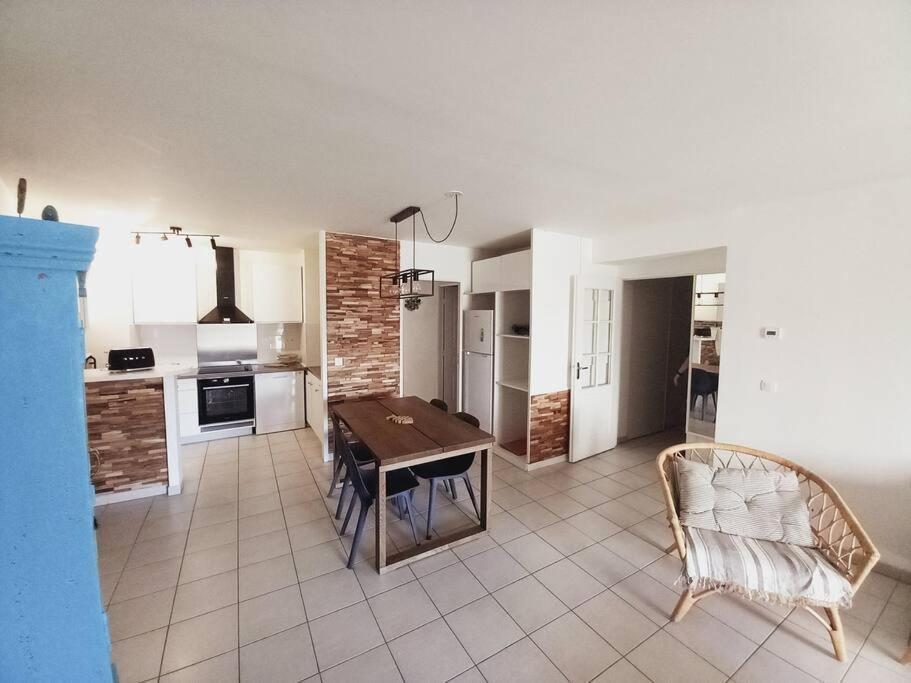 Hyper Centre - Spacieux 2 Parking Et Terrasse Appartement *